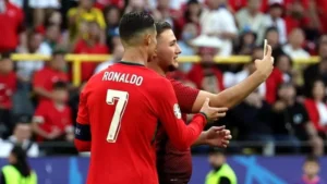 Scopri di più sull'articolo VUOI FARE UN SELFIE CON RONALDO ? LA SITUAZIONE NEL GIRONE F