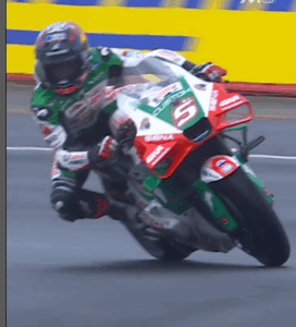 Scopri di più sull'articolo Motogp pazzo di Francia: vince Honda e Zarco