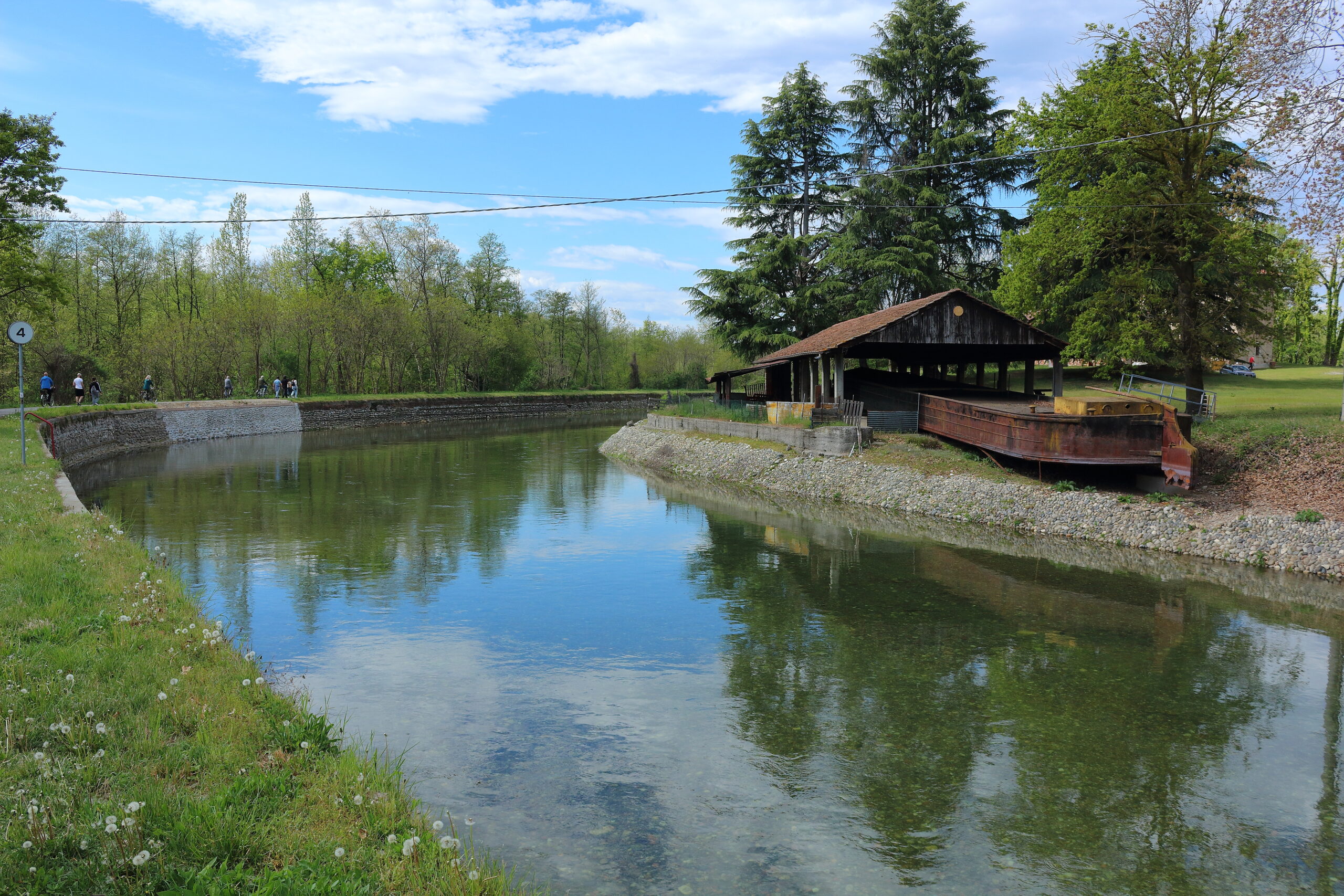 Passeggiando lungo il Naviglio Grande a Castelletto di Cuggiono (Mi)