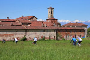 Pedalando alla Badia di Dulzago