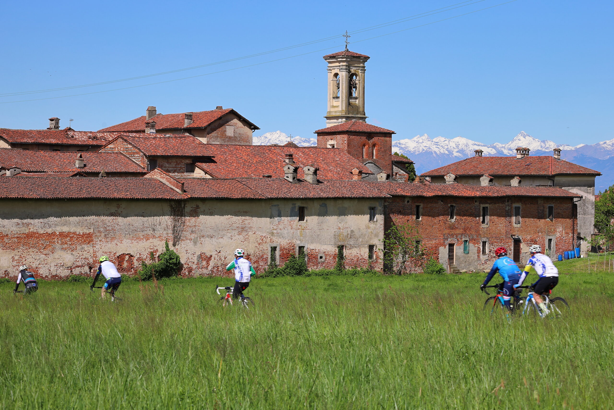 Pedalando alla Badia di Dulzago